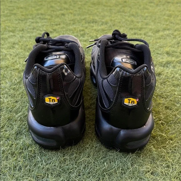 Nike Air Max Plus - Picture 3 of 5